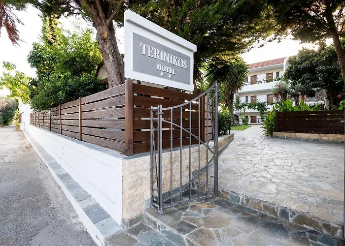 Terinikos Sunny Garden & Junior Suites