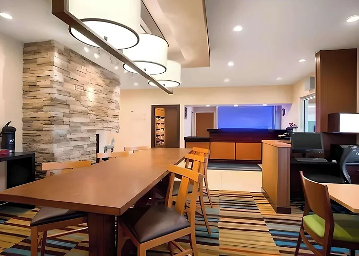 Dubuque Inn And Suites