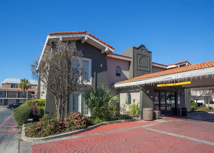 Baymont By Wyndham Austin University Area