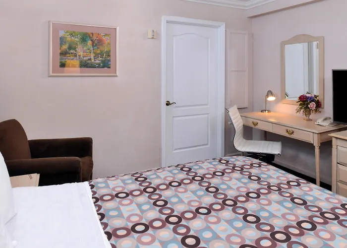 Napa Valley Hotel & Suites