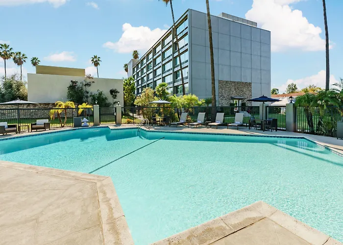 Courtyard By Marriott Los Angeles Woodland Hills