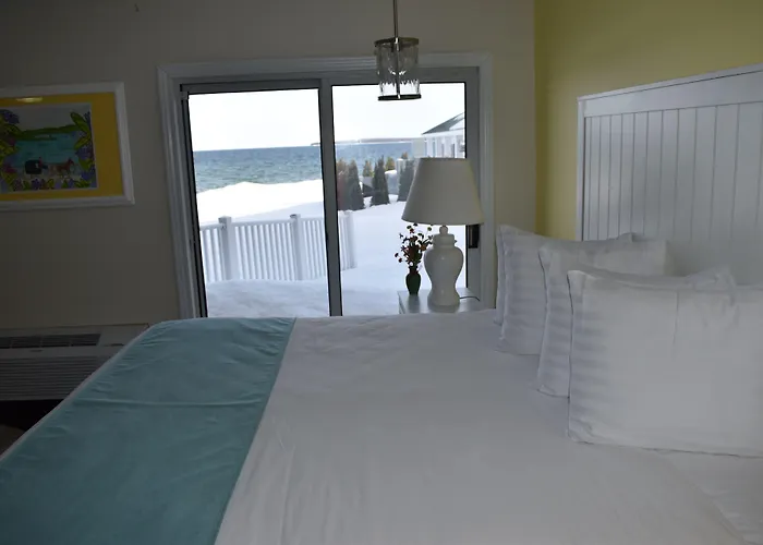 Breakers Resort - Lakeside