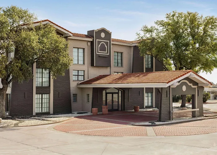 La Quinta Inn By Wyndham San Antonio I-35 N At Toepperwein