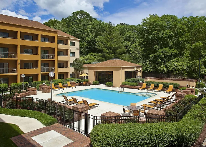 Courtyard By Marriott Nashville Airport