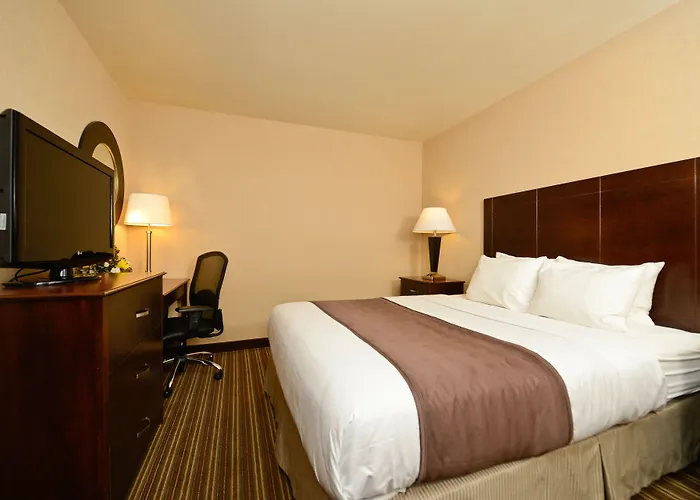 Yellowstone West Gate Hotel