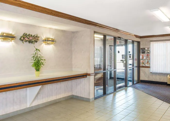 Days Inn By Wyndham Pontoon Beach