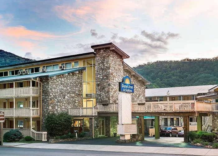 Days Inn & Suites By Wyndham Downtown Gatlinburg Parkway