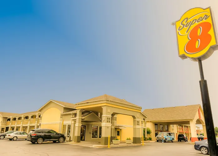 Super 8 By Wyndham Oklahoma Airport Fairgrounds West