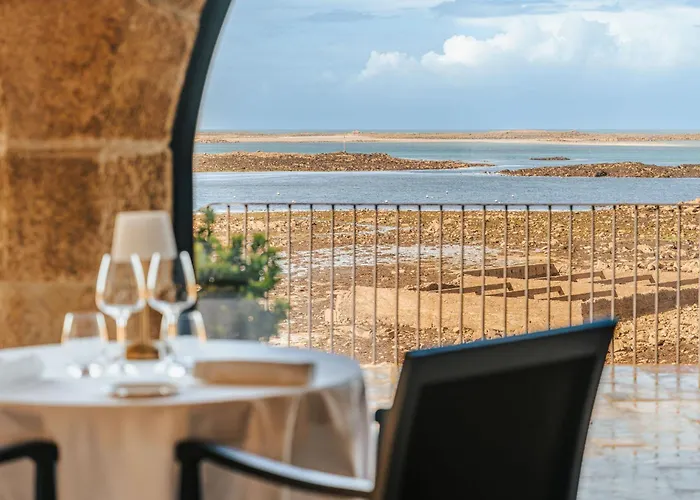 Hôtels Avec Piscine à Roscoff