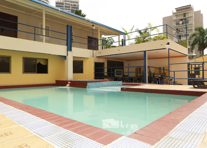 Cresta Inn Panama City