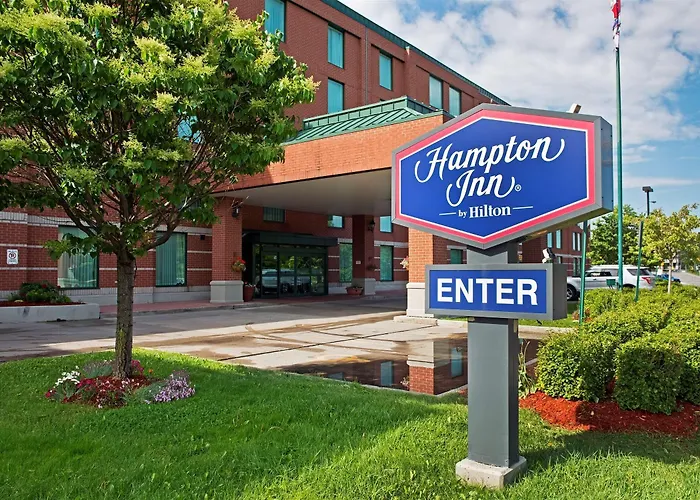 Ottawa Hotels With Pool
