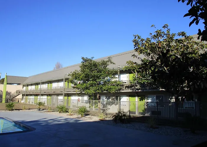 Surestay Plus Hotel By Best Western Point Richmond