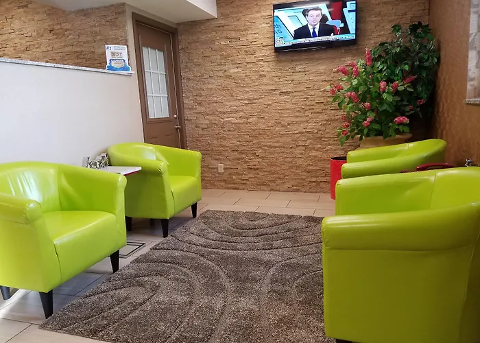 Super 8 By Wyndham Plattsburgh