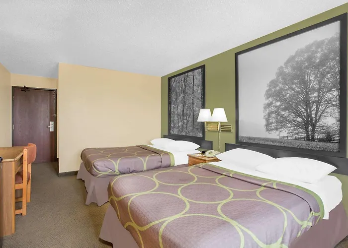 Super 8 By Wyndham Roanoke Va