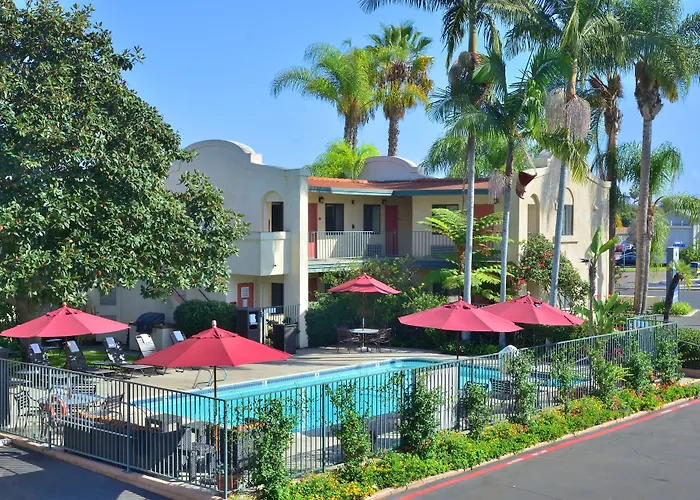 Lamplighter Inn & Suites At Sdsu