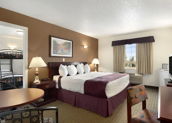 Ramada By Wyndham Red Deer Hotel & Suites
