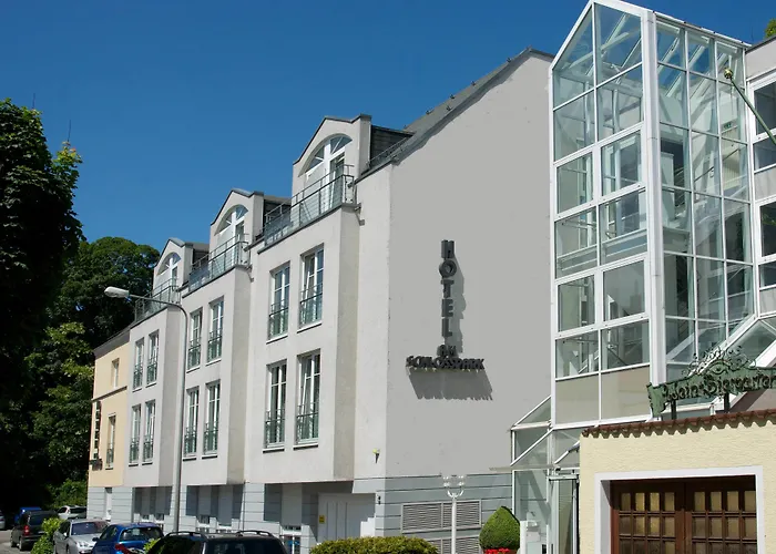 Hotel Am Schlosspark , Wiesbaden