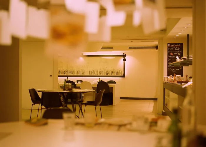 Pol & Grace Hotel