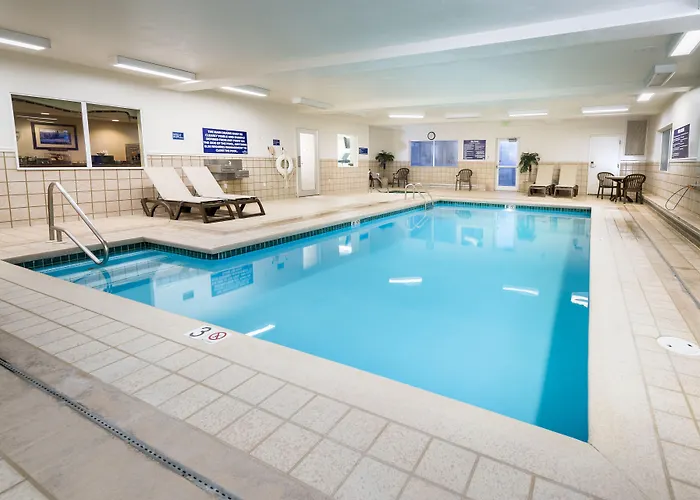 Crystal Inn Hotel & Suites - Great Falls