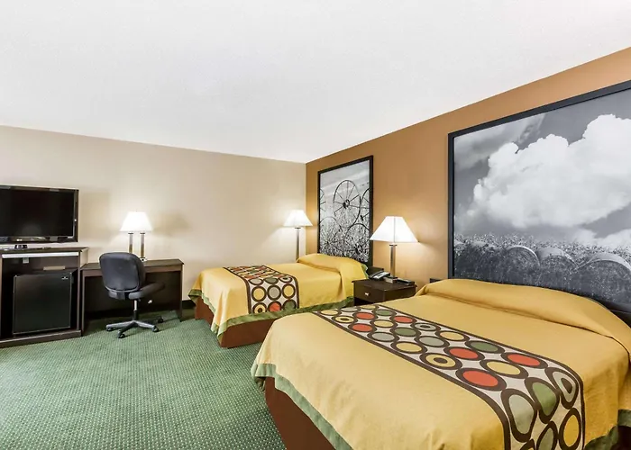 Super 8 By Wyndham Jefferson