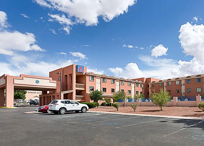 Motel 6-Page, Az