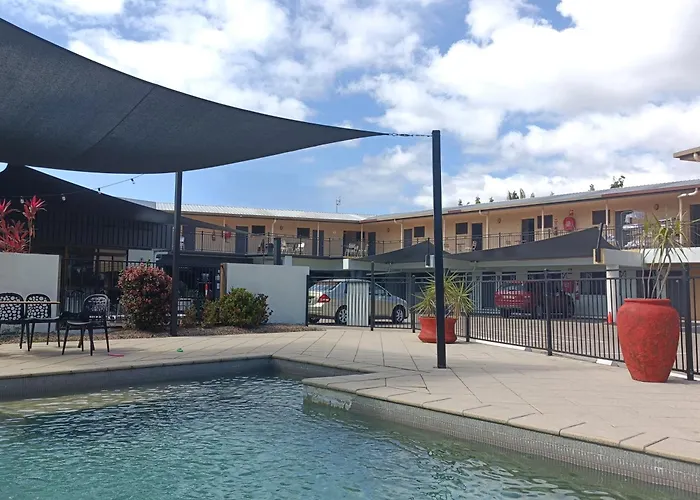 Summit Motel