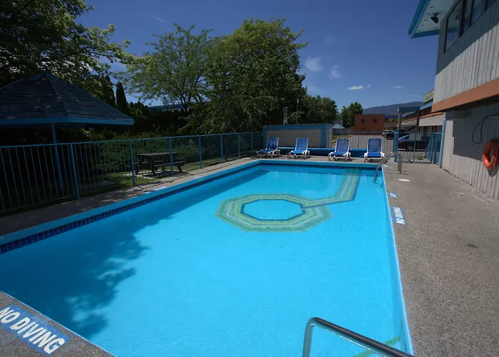 Recreation Inn And Suites Kelowna
