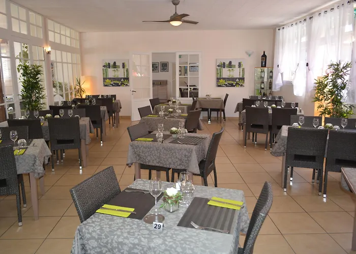 Hôtel Restaurant Les Falaises Bouziès