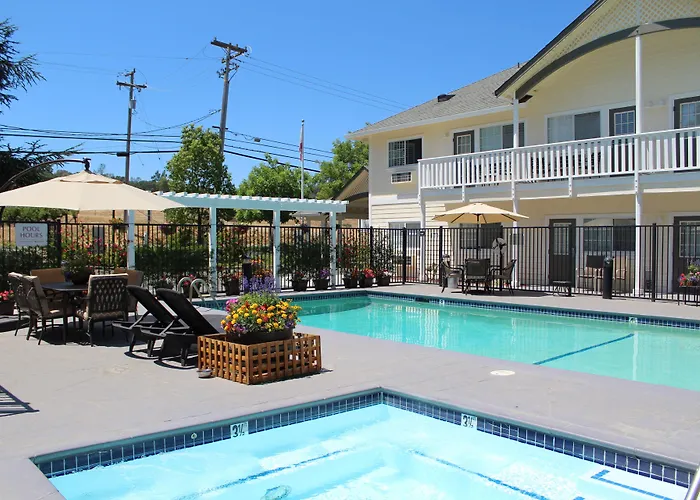 Geyserville Inn