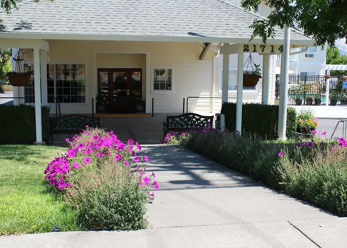 Geyserville Inn