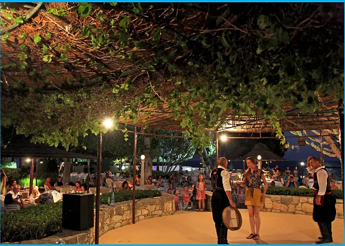 Poseidonia Beach Hotel