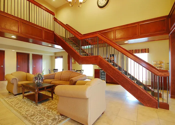 Econo Lodge Inn & Suites Kearney South
