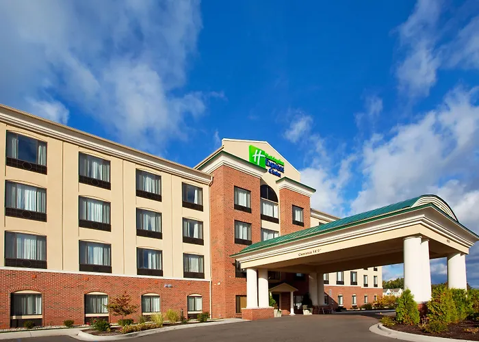 Holiday Inn Express & Suites Detroit-Utica By Ihg