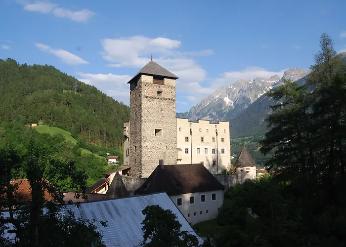Hotel Schrofenstein
