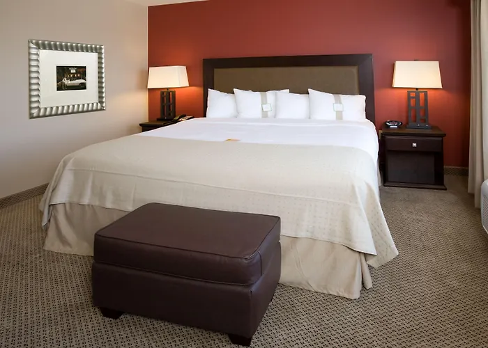 Holiday Inn & Suites Bakersfield By Ihg