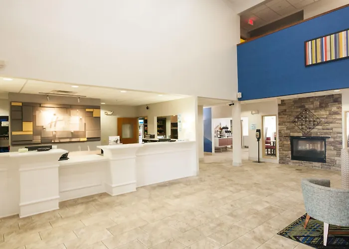 Holiday Inn Express Hotel & Suites Waukegan/Gurnee By Ihg