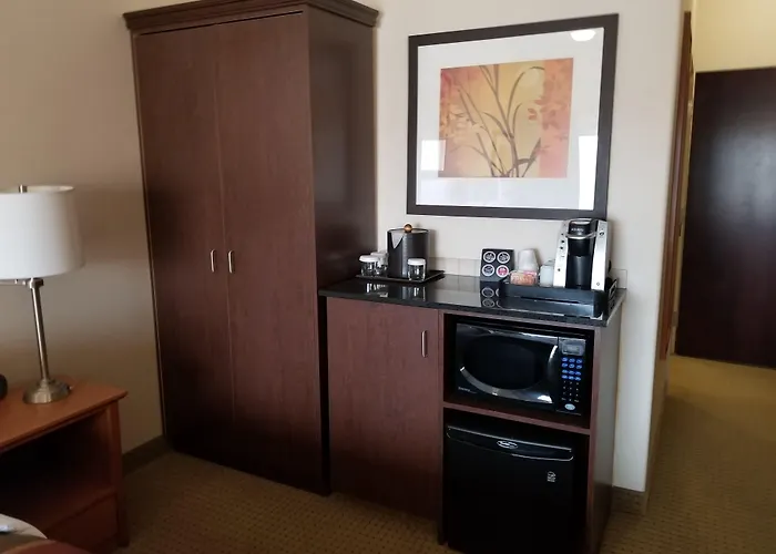 Ramada By Wyndham Drayton Valley