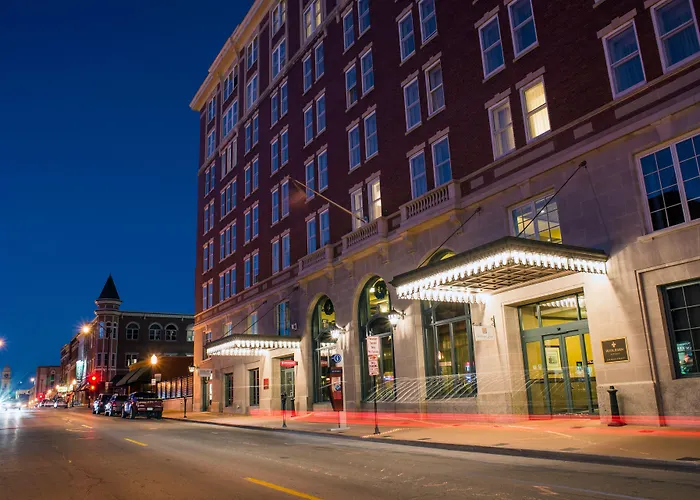 Dubuque Hotels With Pool