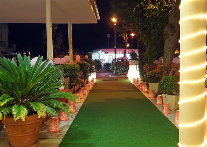 Hotel River fronte mare con piscina