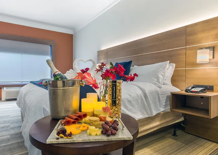 Holiday Inn Express Houston-Alvin By Ihg