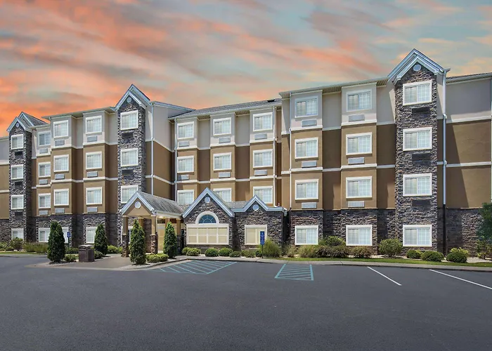 Opelika Hotels With Pool
