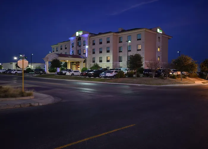 Holiday Inn Express & Suites Del Rio By Ihg