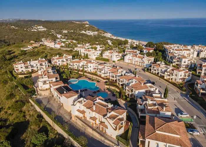 Nau Salema Beach Village