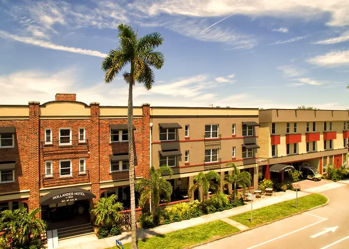 Hollander Hotel - Downtown St. Petersburg