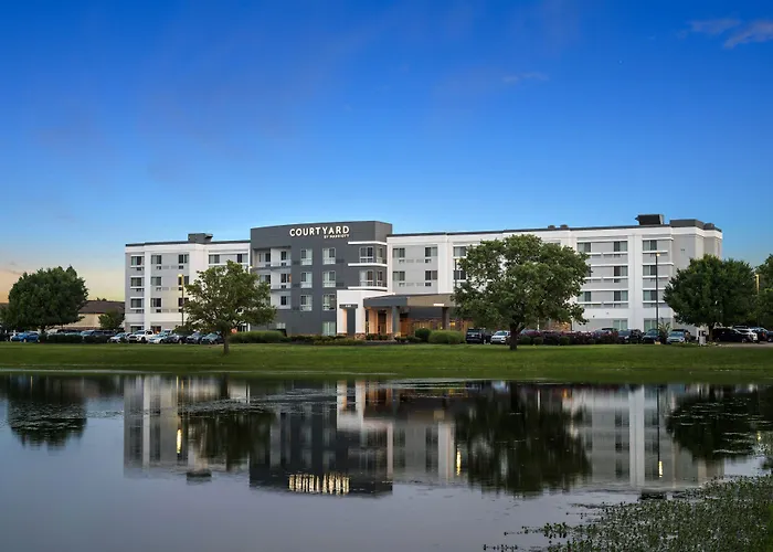 Courtyard By Marriott Evansville East