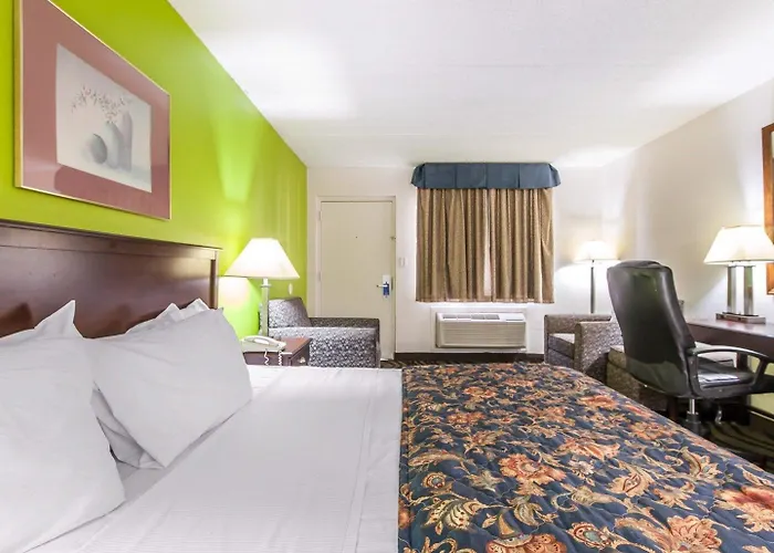 Days Inn By Wyndham Calhoun Ga I-75 And Us-41