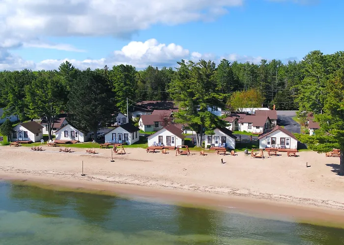 Beach House Lakeside Cottages Mackinaw City