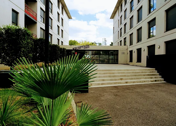Alezan Hotel & Residence