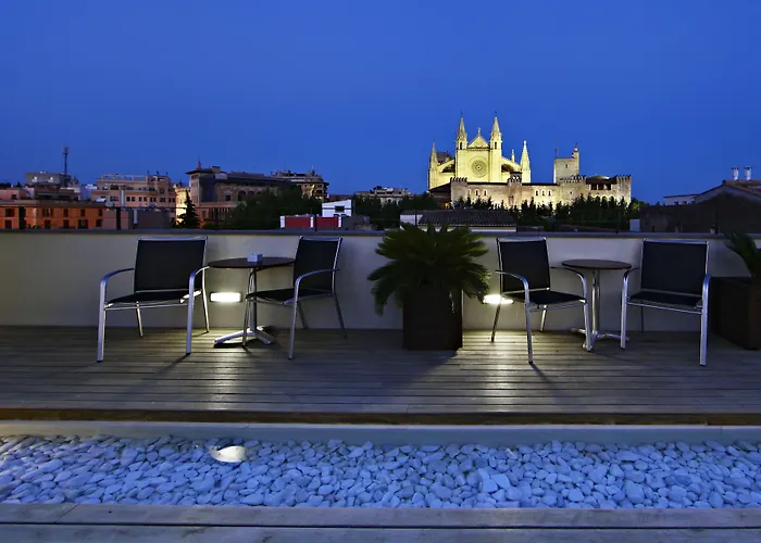 Petit Palace Hotel Tres