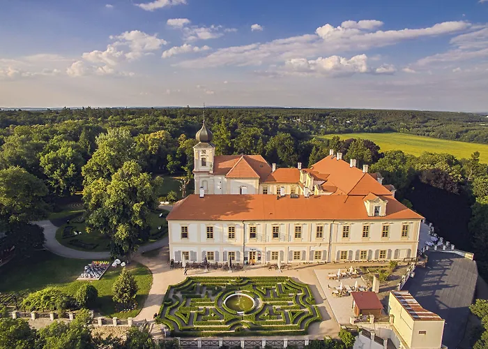 Maxmilian Lifestyle Resort Loučeň